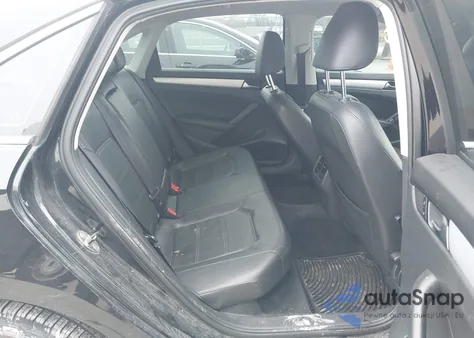 2013 Volkswagen Passat 2.5L Se z USA, uszkodzony, nr VIN 1VWBP7A37DC135306